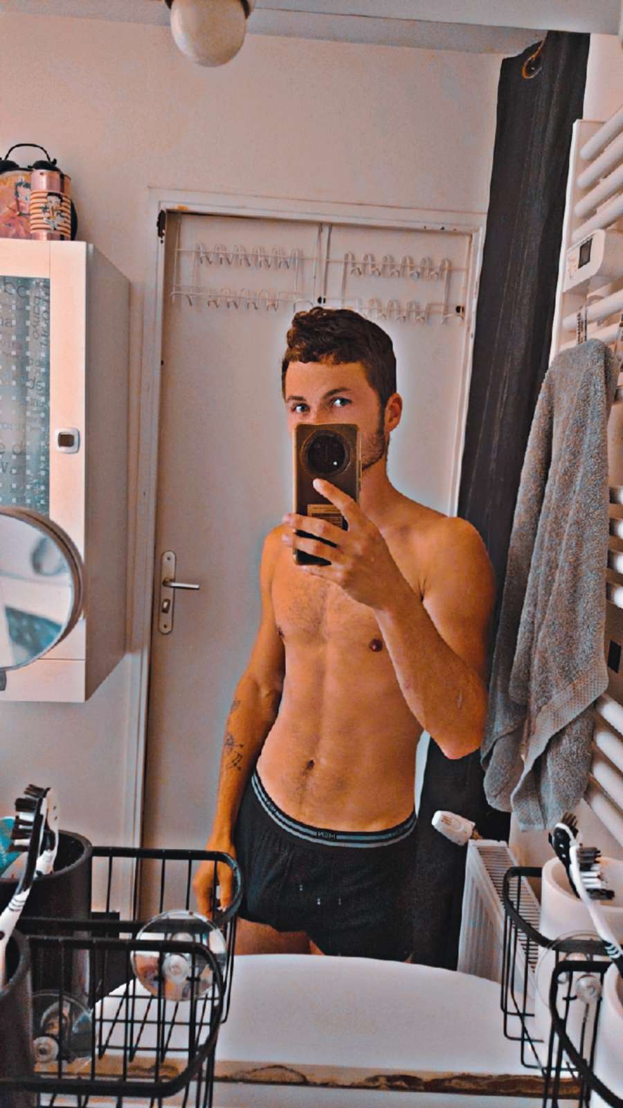 Perfil de Tulio, 22 años, ts escort en Fene
