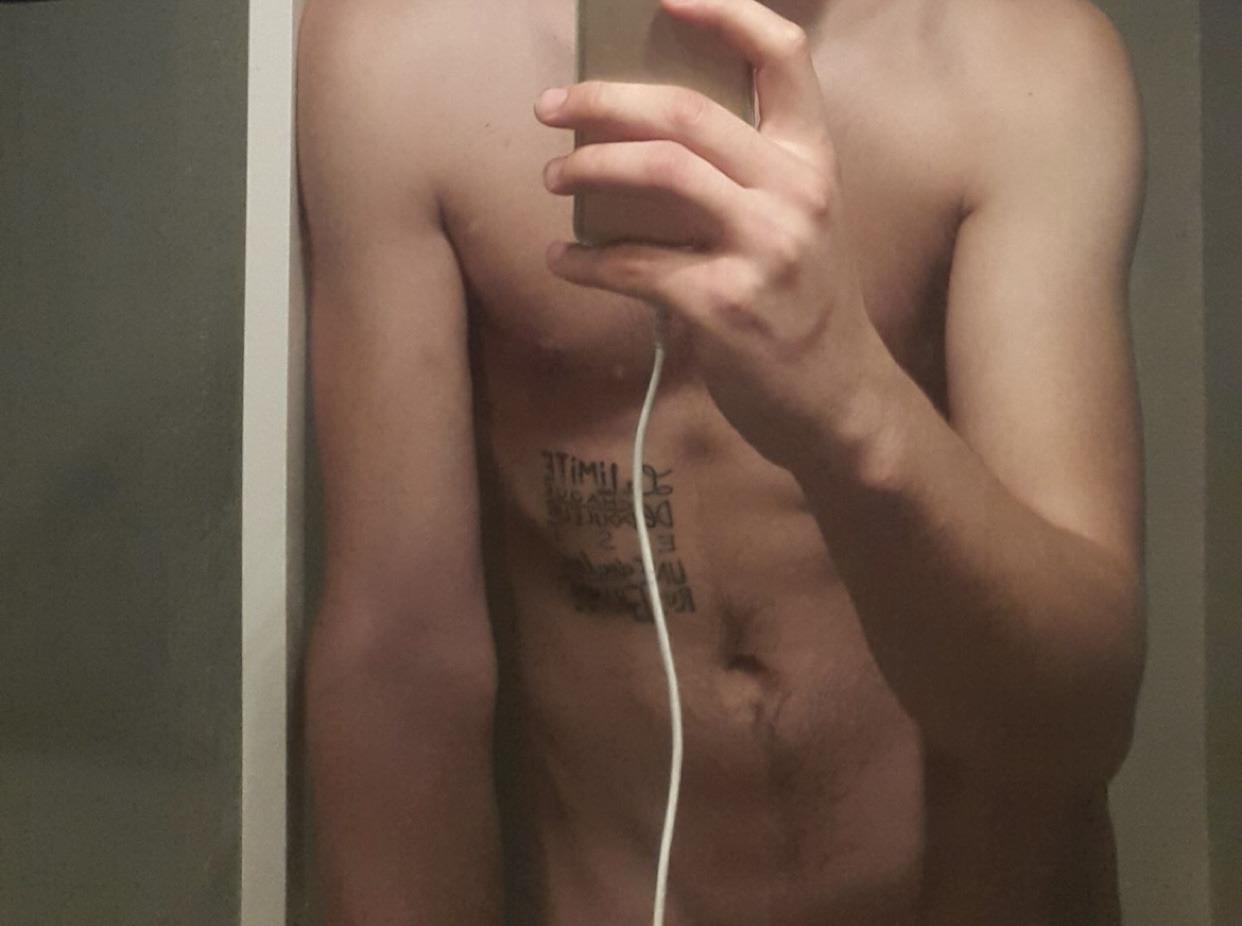 Perfil de Roan, 26 años, ts escort en Trévago