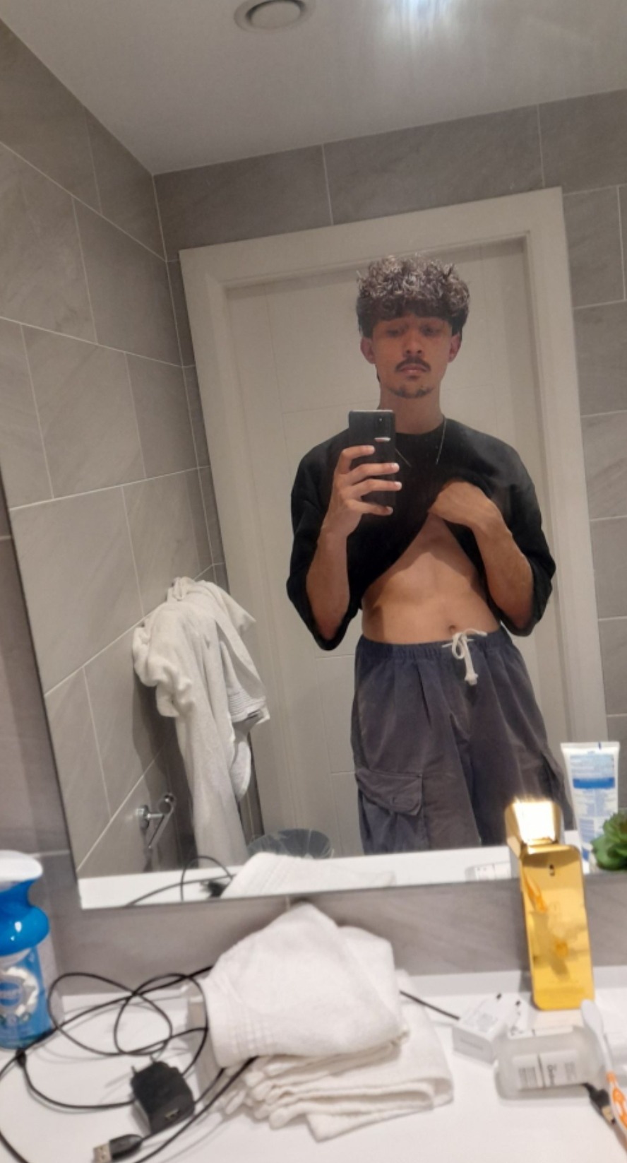 Perfil de Charafdine, 21 años, ts escort en Coristanco