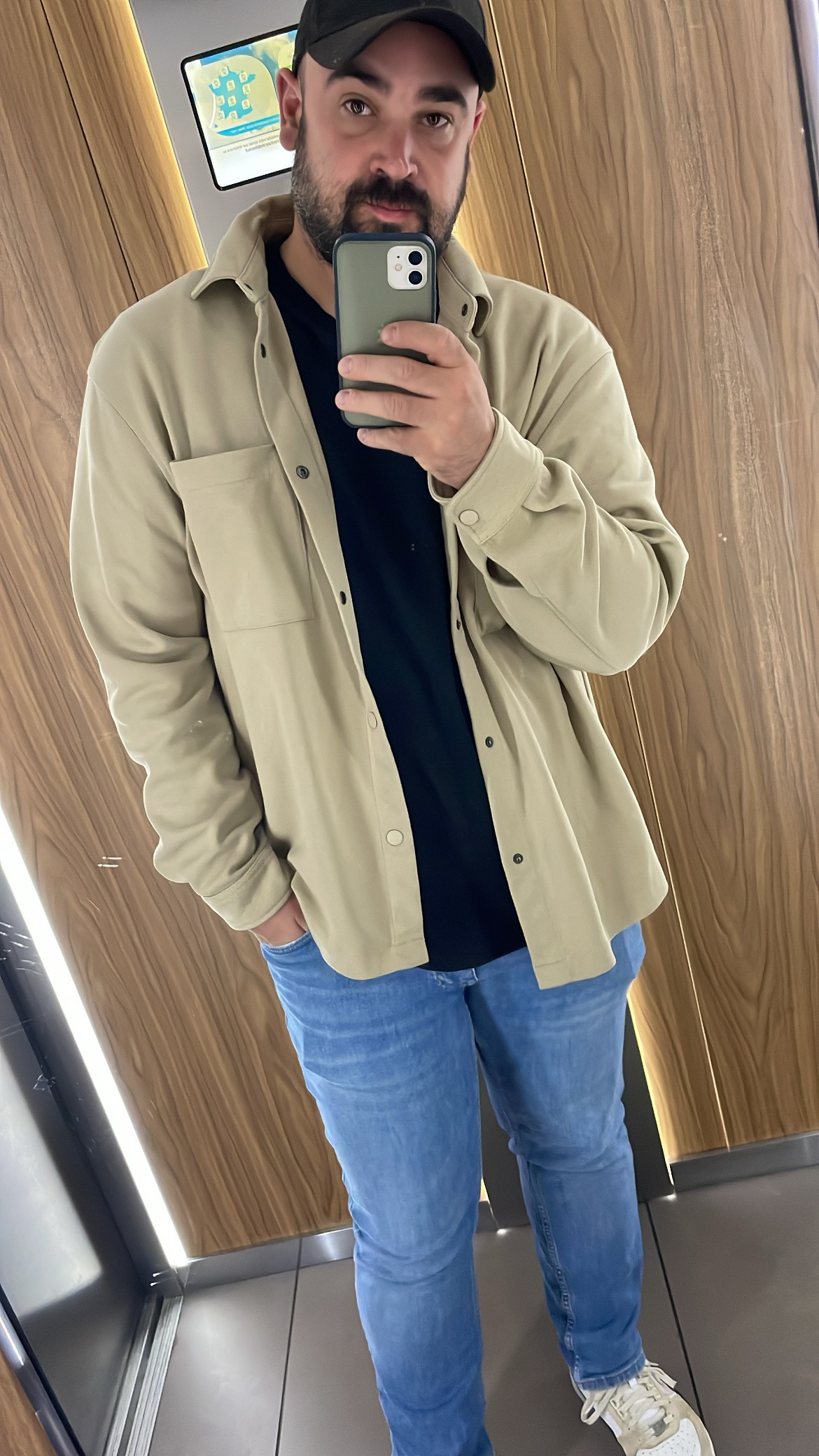Perfil de Gwenegan, 32 años, ts escort en Valdaracete