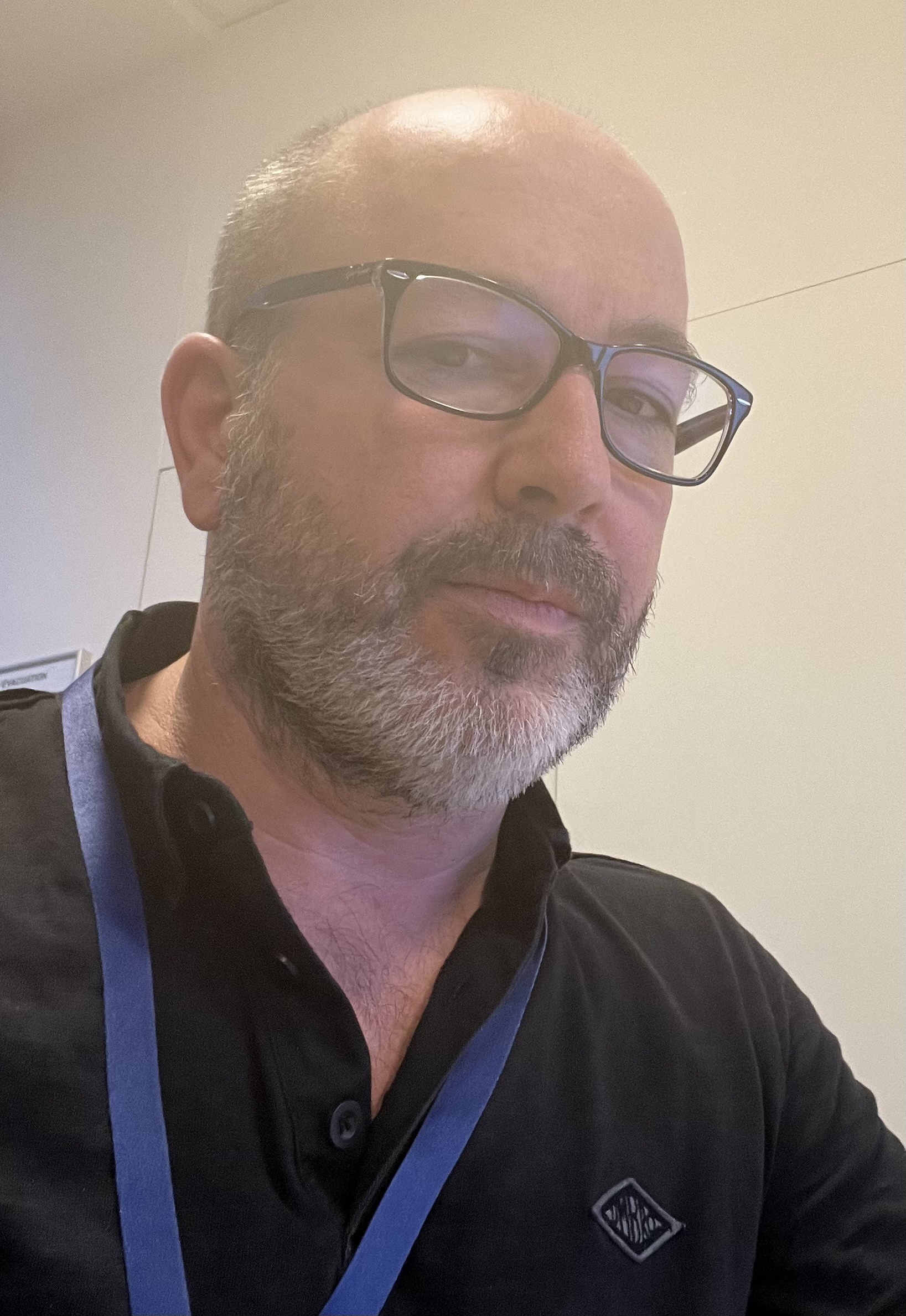 Perfil de Issiaka, 53 años, ts escort en Atea