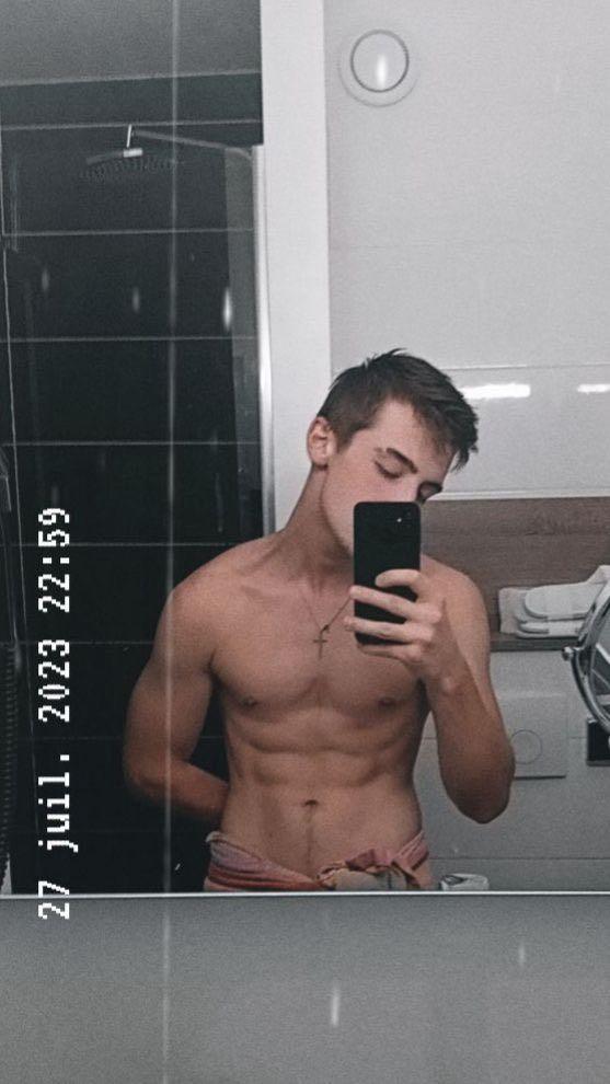 Perfil de Saint-louis, 20 años, ts escort en Eslava