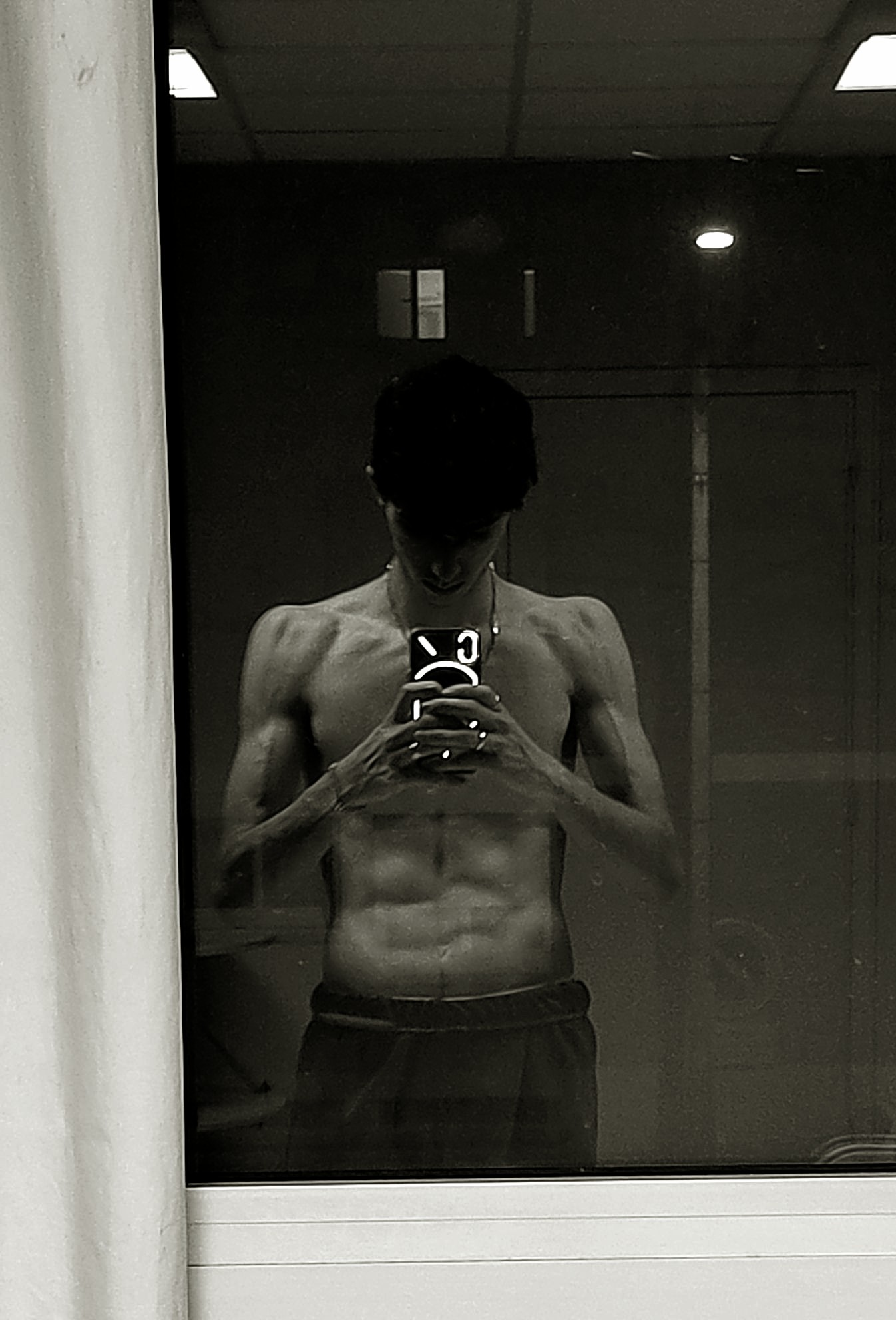 Perfil de Hellmut, 21 años, ts escort en Basardilla