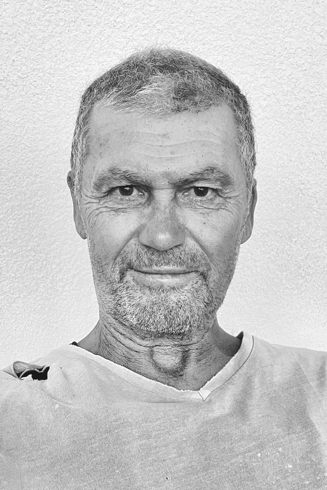 Perfil de Ionut, 55 años, ts escort en Aladrén